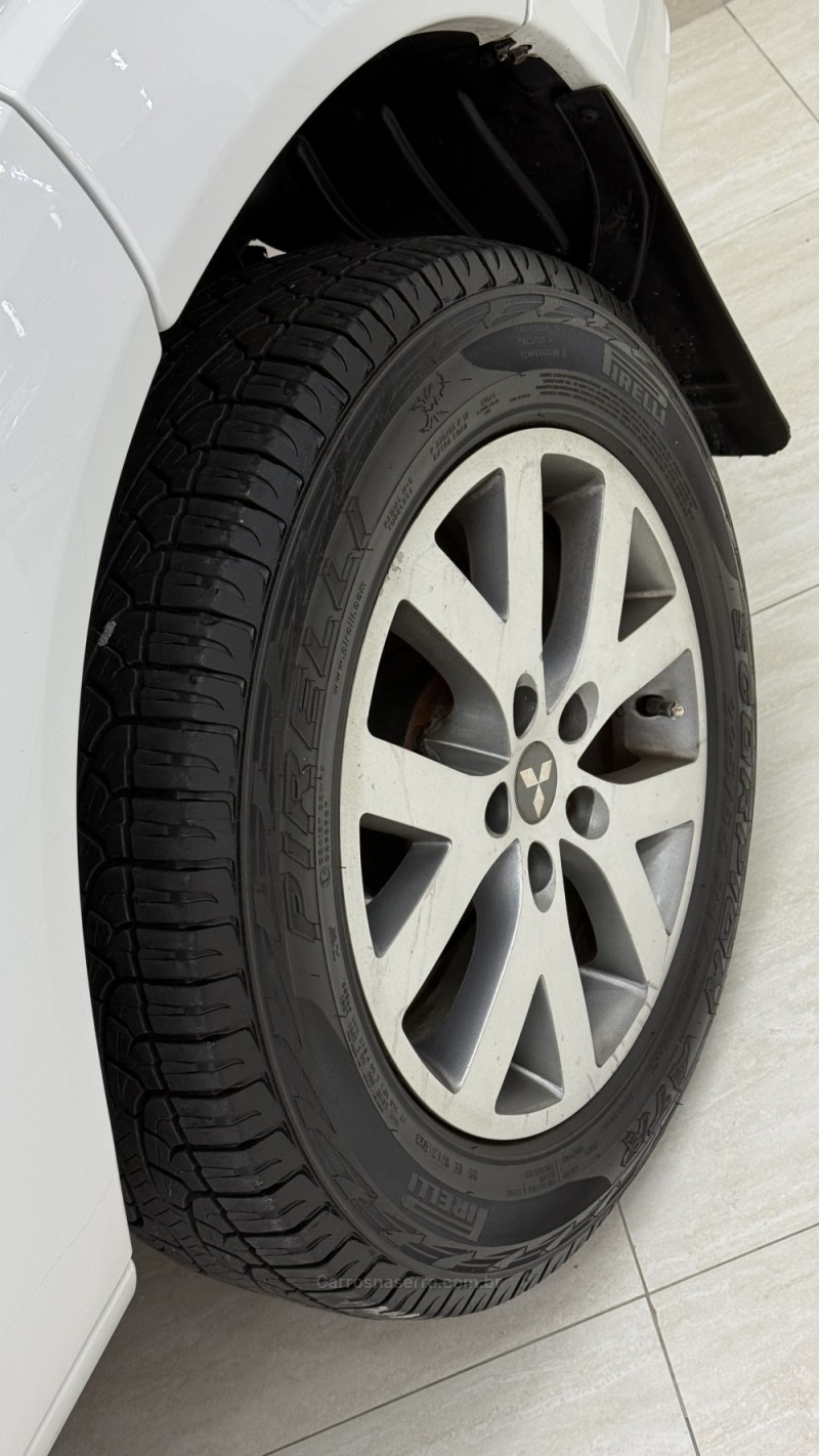 PAJERO TR4 2.0 4X4 16V 140CV FLEX 4P AUTOMÁTICO - 2013 - BENTO GONçALVES