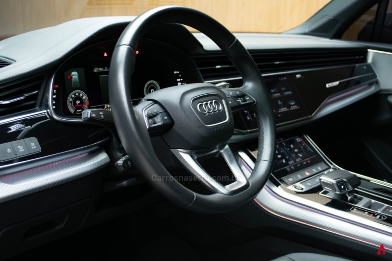 Q7 3.0 TFSI PERFORMANCE BLACK QUATTRO HÍBRIDO 4P AUTOMÁTICO - 2023 - GARIBALDI
