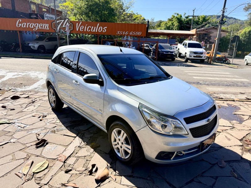 AGILE 1.4 MPFI LTZ 8V FLEX 4P MANUAL - 2010 - TRêS COROAS