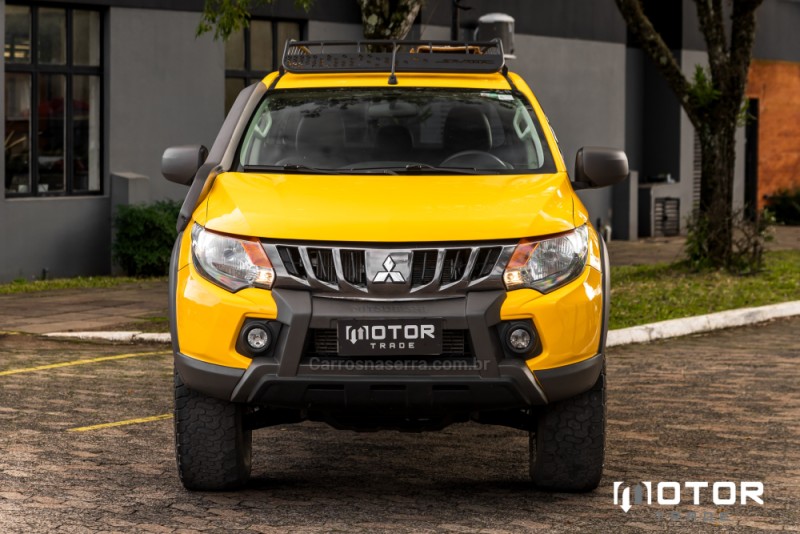 l200 savana 2.4 4x4 16v turbo diesel 4p automatico 2023 porto alegre