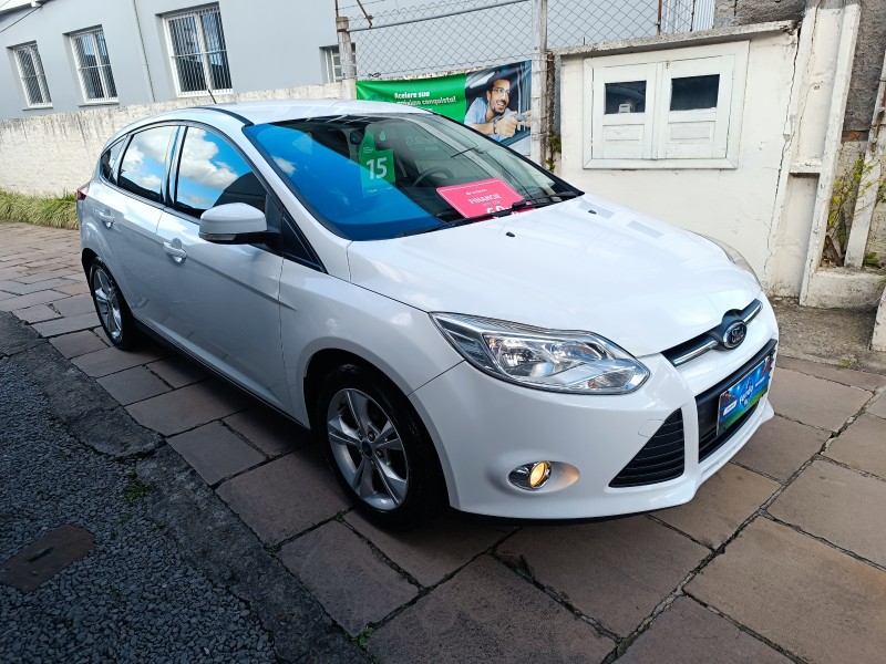 FOCUS 1.6 SE HATCH 16V FLEX 4P AUTOMÁTICO - 2015 - BENTO GONçALVES