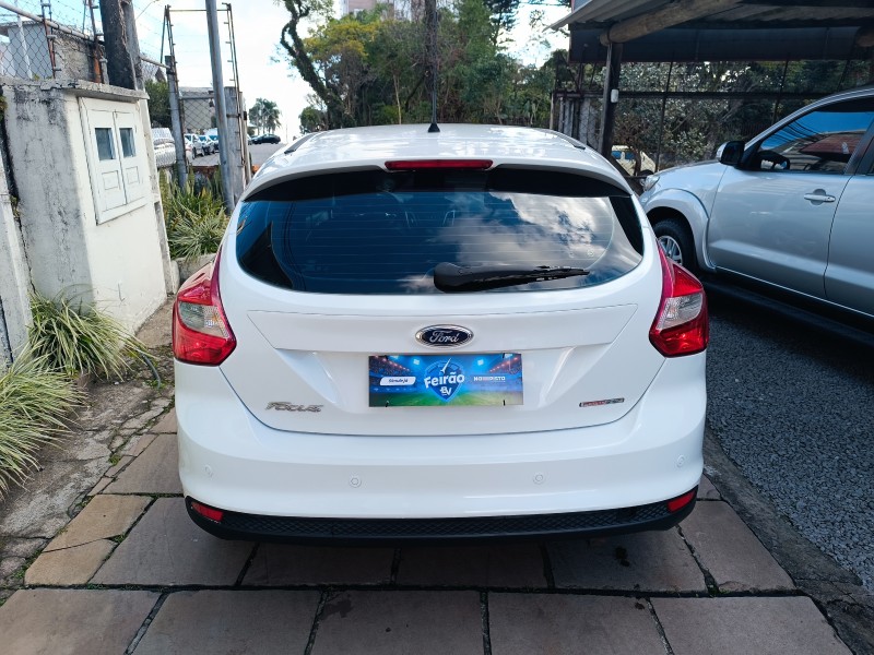 FOCUS 1.6 SE HATCH 16V FLEX 4P AUTOMÁTICO - 2015 - BENTO GONçALVES