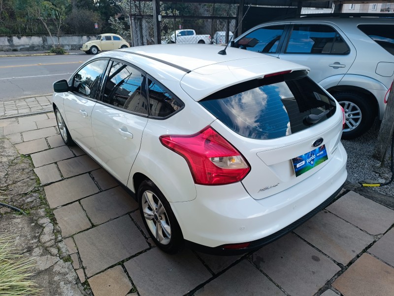 FOCUS 1.6 SE HATCH 16V FLEX 4P AUTOMÁTICO - 2015 - BENTO GONçALVES