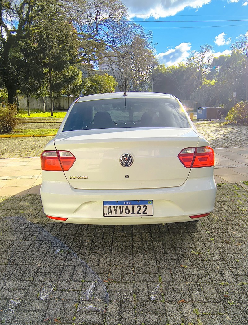 VOYAGE 1.6 MI CITY 8V FLEX 4P MANUAL - 2015 - FARROUPILHA