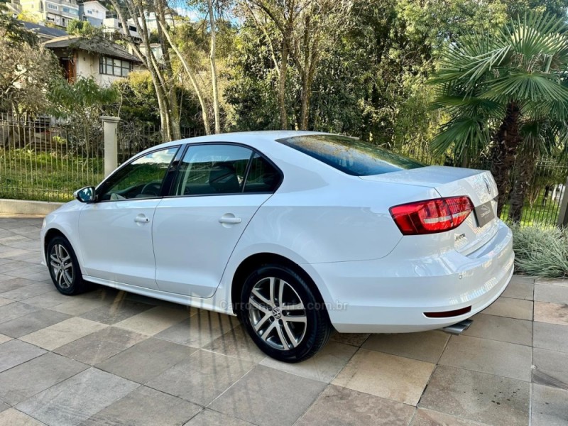 JETTA 2.0 COMFORTLINE FLEX 4P TIPTRONIC - 2015 - BENTO GONçALVES