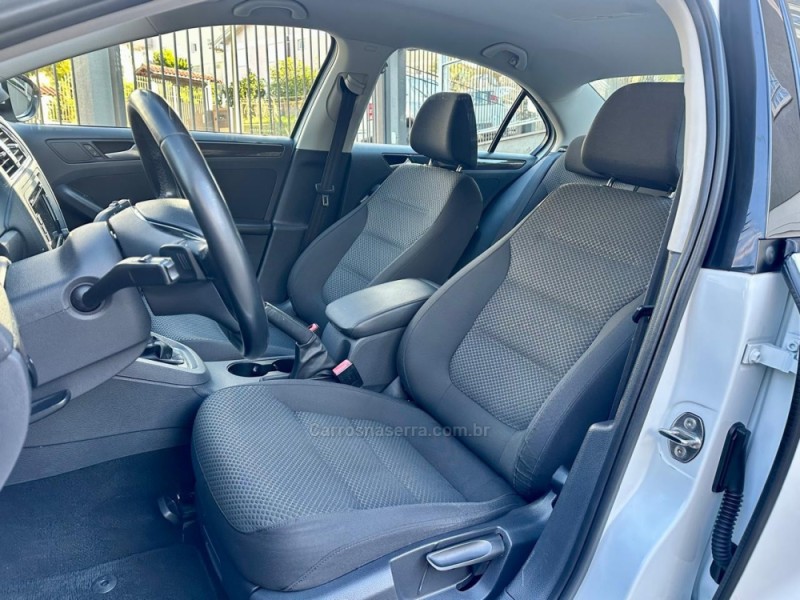 JETTA 2.0 COMFORTLINE FLEX 4P TIPTRONIC - 2015 - BENTO GONçALVES