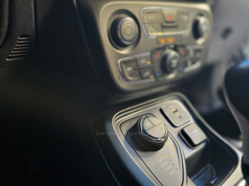 COMPASS 2.0 16V DIESEL LONGITUDE 4X4 AUTOMÁTICO - 2018 - CAXIAS DO SUL