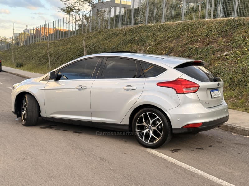 FOCUS 2.0 TITANIUM PLUS 16V FLEX 4P AUTOMÁTICO - 2017 - CAXIAS DO SUL