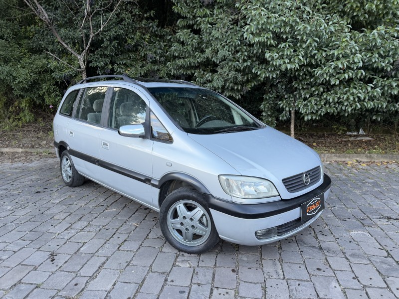ZAFIRA 2.0 MPFI CD 16V GASOLINA 4P MANUAL - 2001 - CAXIAS DO SUL