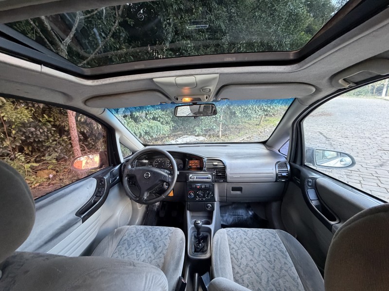 ZAFIRA 2.0 MPFI CD 16V GASOLINA 4P MANUAL - 2001 - CAXIAS DO SUL