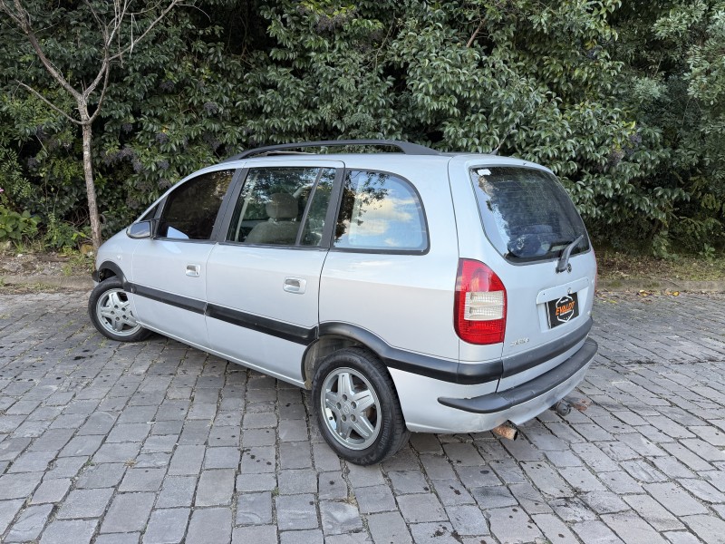 ZAFIRA 2.0 MPFI CD 16V GASOLINA 4P MANUAL - 2001 - CAXIAS DO SUL