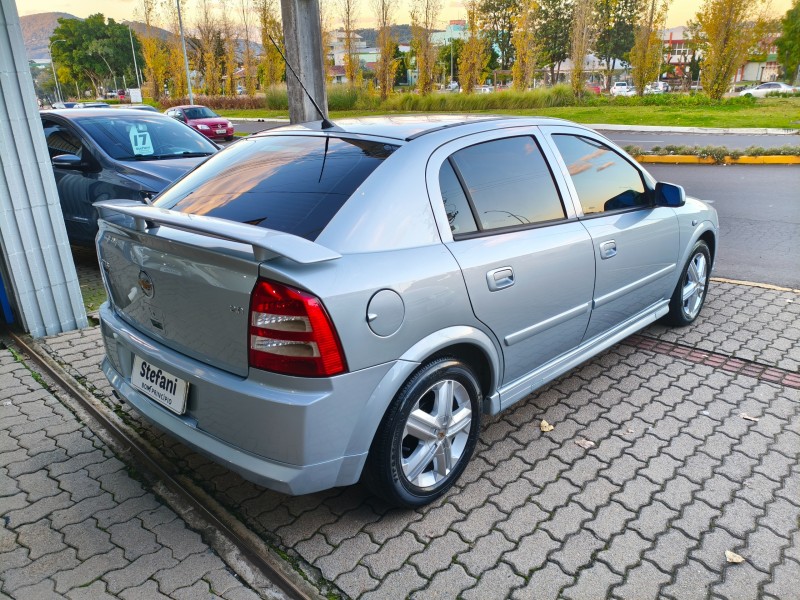 ASTRA 2.0 MPFI ADVANTAGE 8V FLEX 4P MANUAL - 2011 - BOM PRINCíPIO