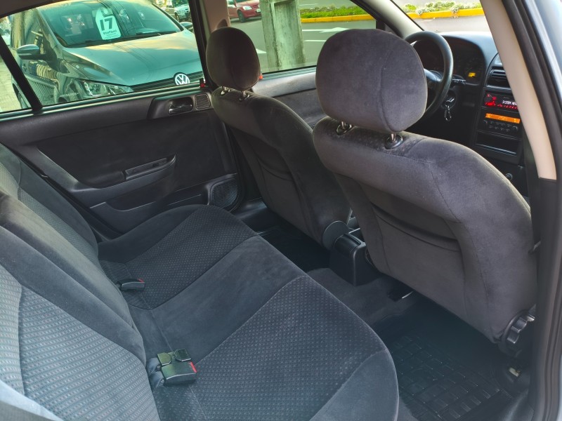 ASTRA 2.0 MPFI ADVANTAGE 8V FLEX 4P MANUAL - 2011 - BOM PRINCíPIO