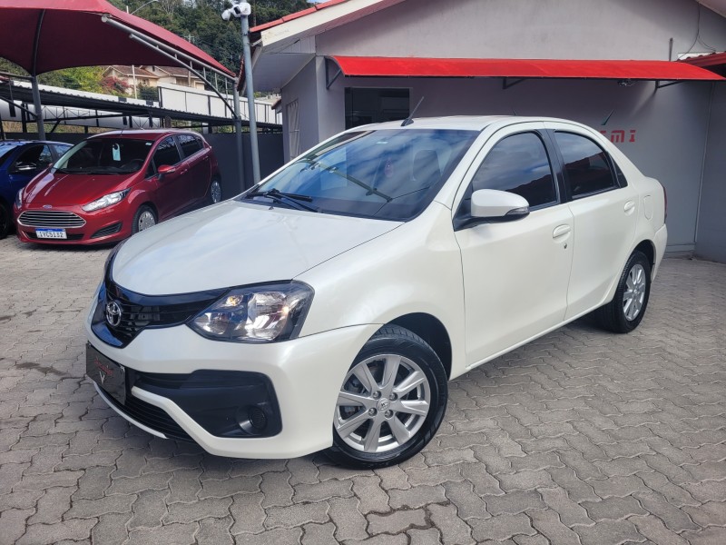 etios 1.5 x plus sedan 16v flex 4p automatico 2019 carlos barbosa