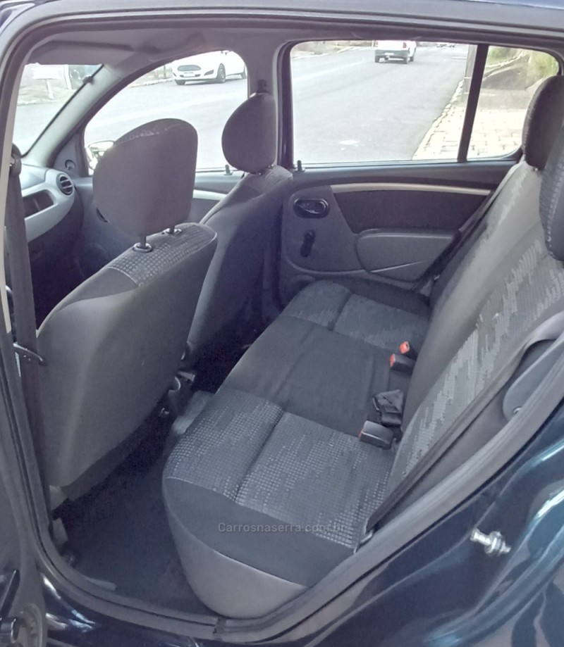 SANDERO 1.6 EXPRESSION 8V FLEX 4P MANUAL - 2009 - FARROUPILHA