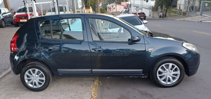 SANDERO 1.6 EXPRESSION 8V FLEX 4P MANUAL - 2009 - FARROUPILHA