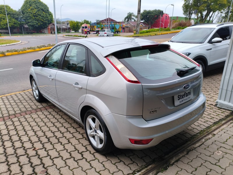 FOCUS 2.0 GLX 16V FLEX 4P MANUAL - 2013 - BOM PRINCíPIO