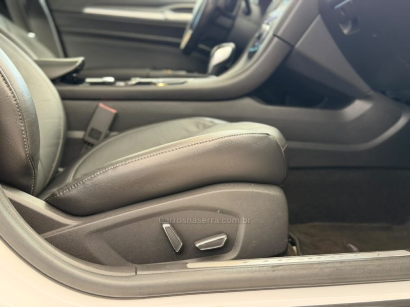 FUSION 2.0 TITANIUM GTDI ECOBOOST FWD GASOLINA 4P AUTOMÁTICO - 2014 - VACARIA