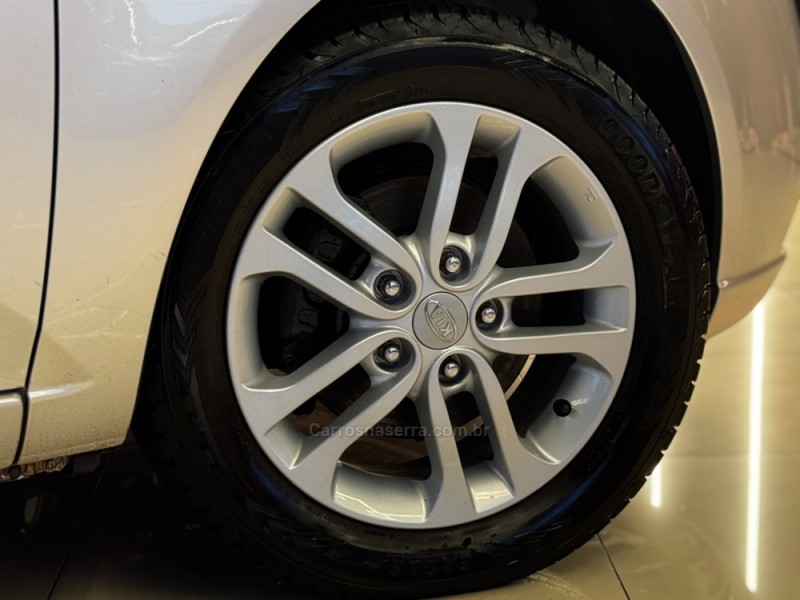 CERATO 1.6 E.221 SEDAN 16V GASOLINA 4P MANUAL - 2011 - DOIS IRMãOS