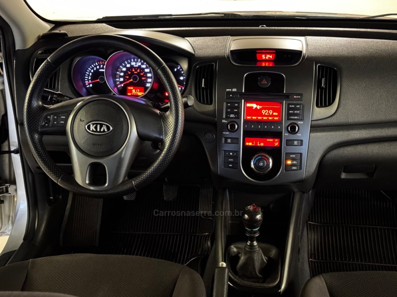 CERATO 1.6 E.221 SEDAN 16V GASOLINA 4P MANUAL - 2011 - DOIS IRMãOS