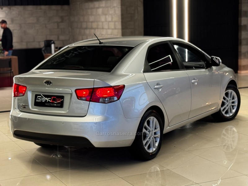 CERATO 1.6 E.221 SEDAN 16V GASOLINA 4P MANUAL - 2011 - DOIS IRMãOS