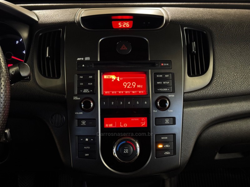 CERATO 1.6 E.221 SEDAN 16V GASOLINA 4P MANUAL - 2011 - DOIS IRMãOS