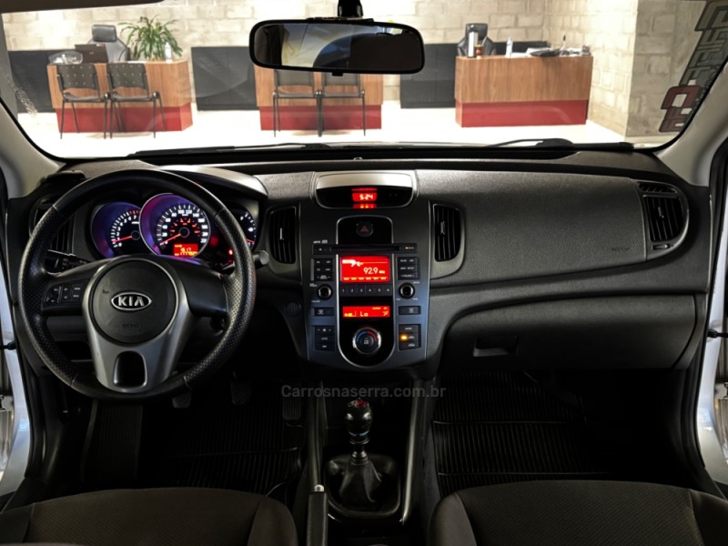 CERATO 1.6 E.221 SEDAN 16V GASOLINA 4P MANUAL - 2011 - DOIS IRMãOS