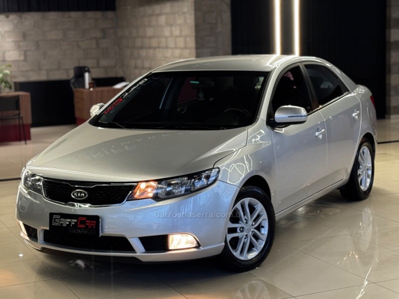 CERATO 1.6 E.221 SEDAN 16V GASOLINA 4P MANUAL - 2011 - DOIS IRMãOS