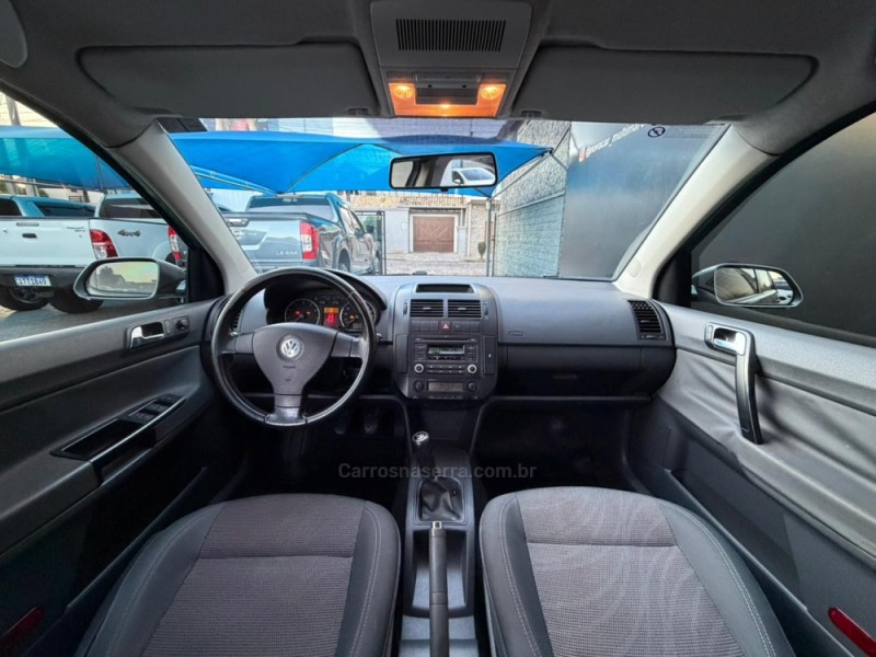 POLO 1.6 MI COMFORTLINE 8V FLEX 4P MANUAL - 2011 - ESTâNCIA VELHA