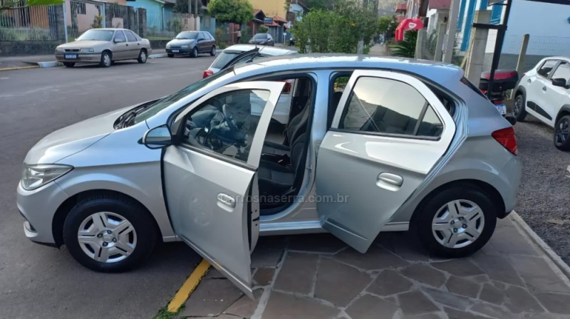 ONIX 1.0 MPFI LT 8V FLEX 4P MANUAL - 2014 - PICADA CAFé