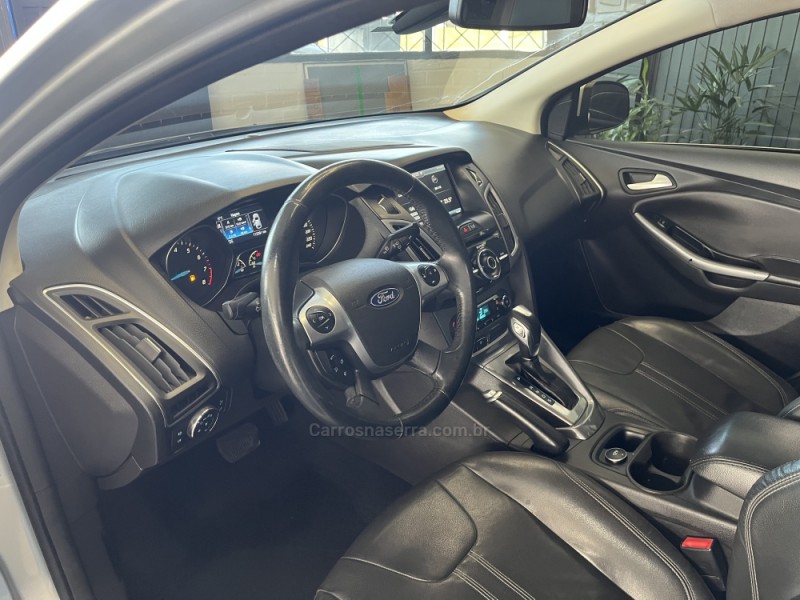 FOCUS 2.0 TITANIUM 16V FLEX 4P AUTOMÁTICO - 2015 - CAXIAS DO SUL
