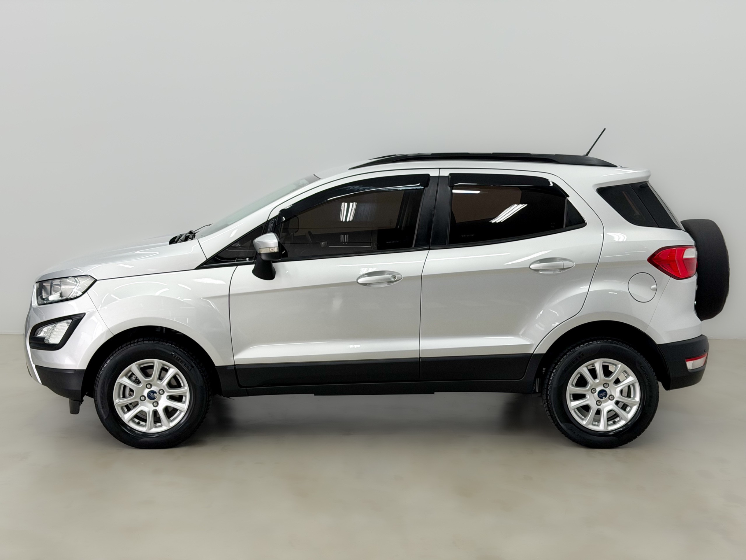 FORD ECOSPORT — foto 4