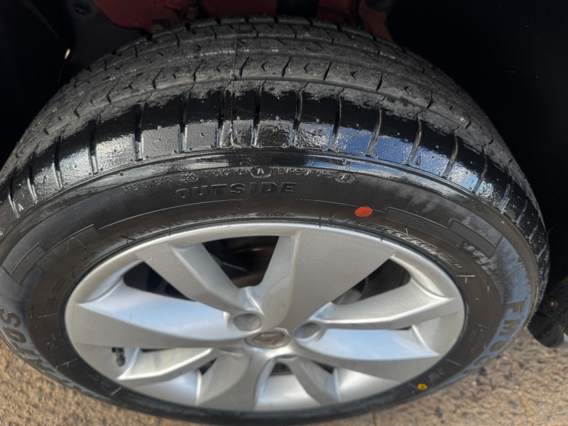 SANDERO 1.6 STEPWAY 16V FLEX 4P AUTOMÁTICO - 2013 - DOIS IRMãOS