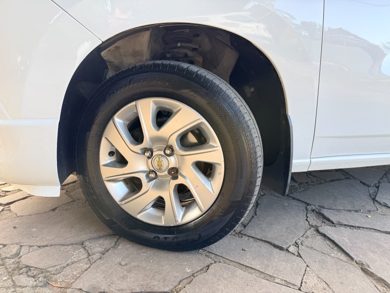 SPIN 1.8 LTZ 8V FLEX 4P MANUAL - 2013 - TRêS COROAS