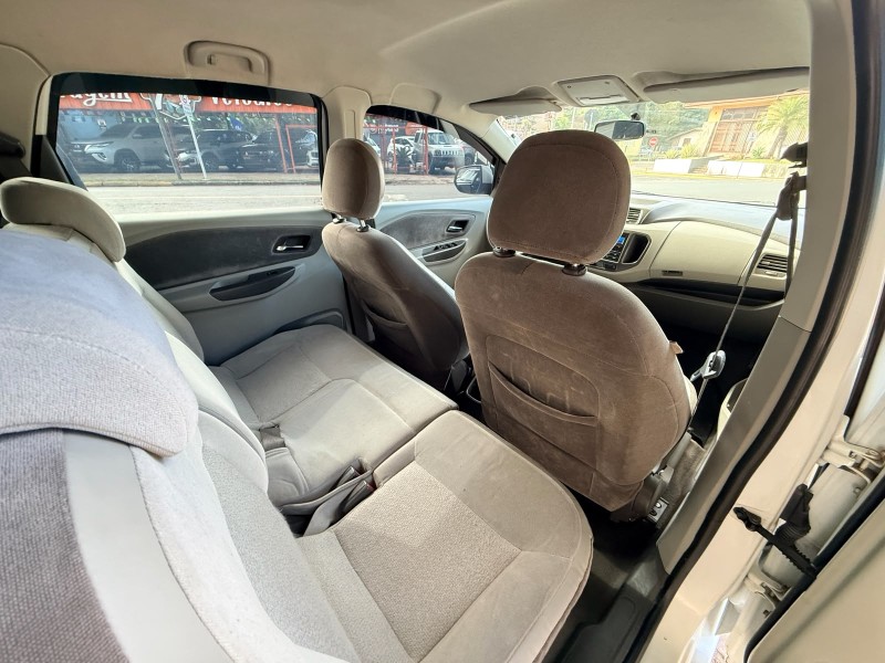 SPIN 1.8 LTZ 8V FLEX 4P MANUAL - 2013 - TRêS COROAS