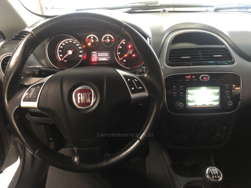 PUNTO 1.4 ATTRACTIVE ITALIA 8V FLEX 4P MANUAL - 2017 - FARROUPILHA