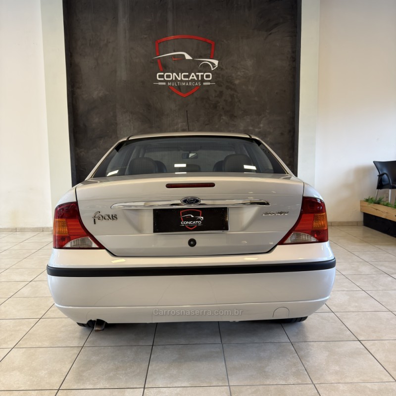 FOCUS 2.0 GHIA 16V GASOLINA 4P MANUAL - 2006 - FARROUPILHA