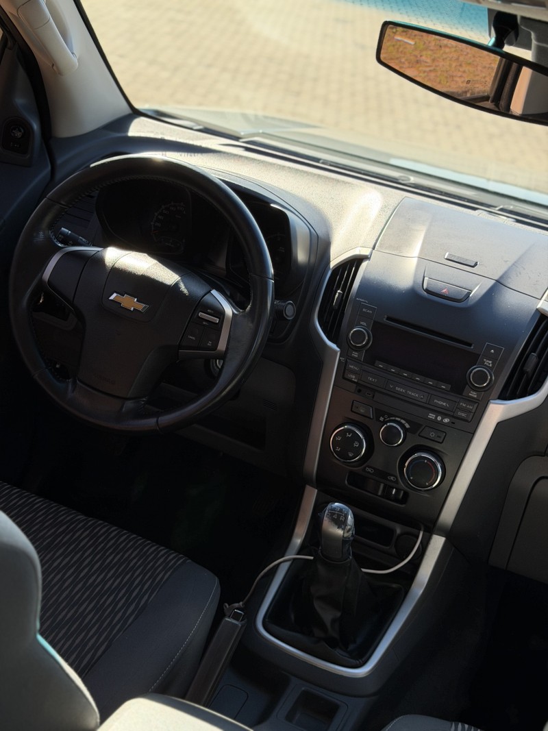 S10 2.4 LT 4X2 CD 8V FLEX 4P MANUAL - 2013 - ANTôNIO PRADO