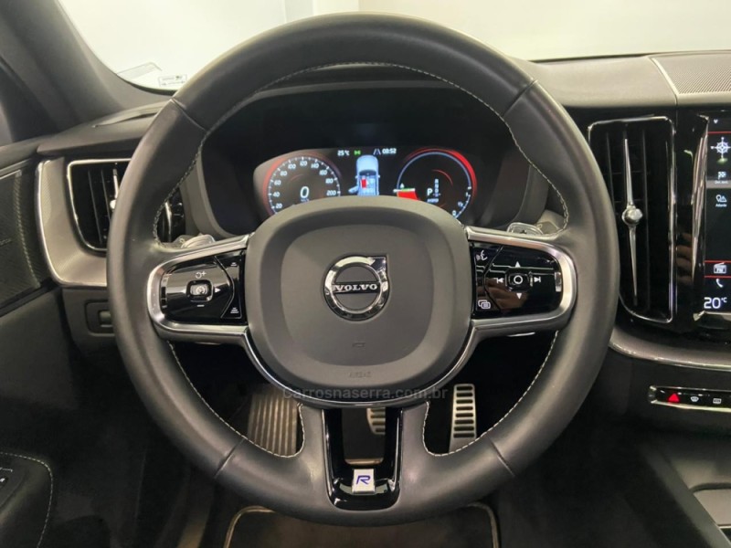 XC60 2.0 T8 R DESIGN HYBRID GASOLINA 4P AUTOMÁTICO - 2020 - FLORES DA CUNHA