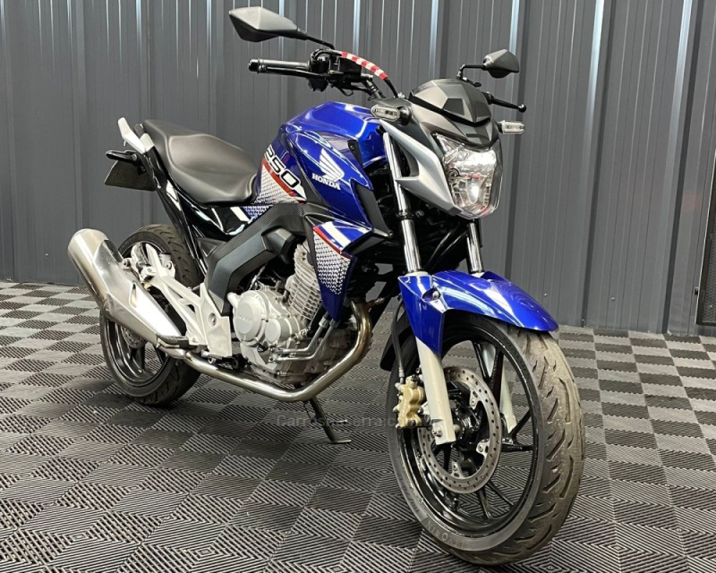 CB 250F TWISTER CBS - 2022 - VACARIA