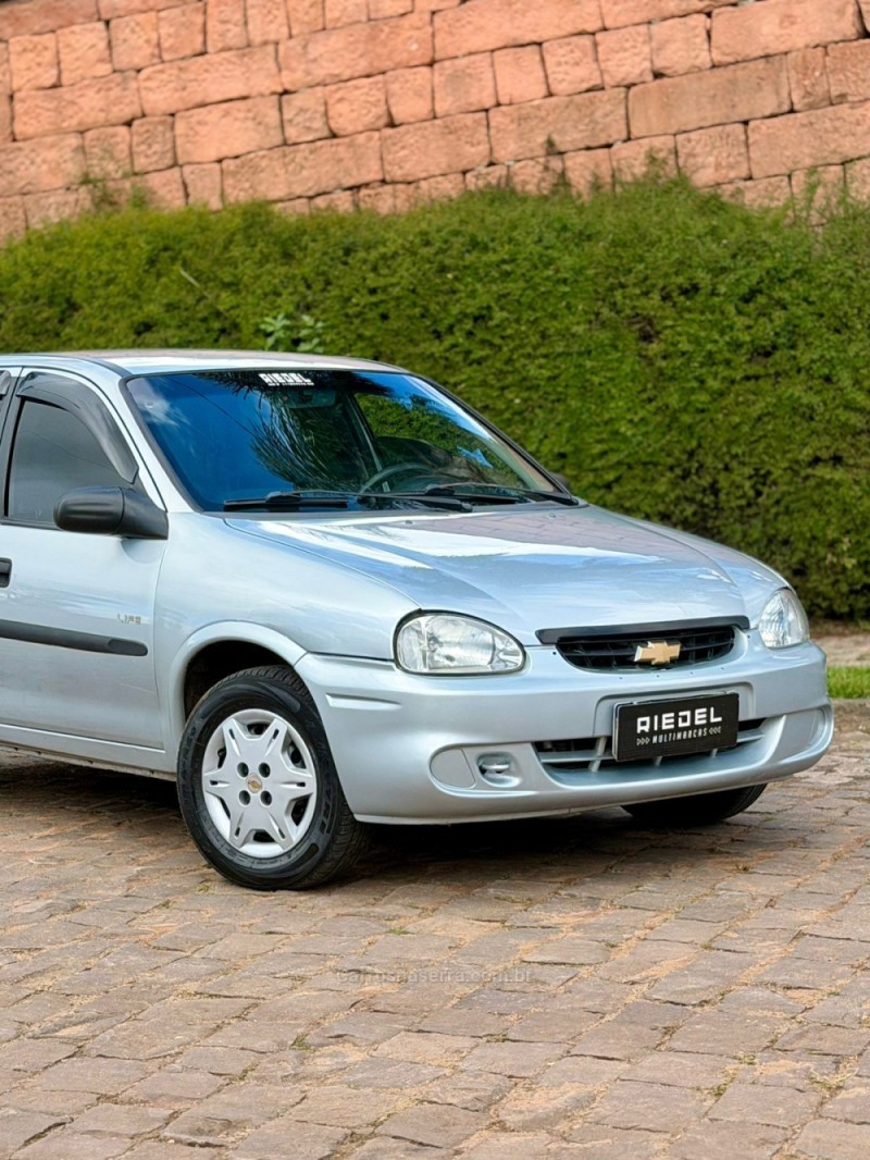 CORSA 1.0 MPFI CLASSIC 8V GASOLINA 4P MANUAL - 2009 - VENâNCIO AIRES
