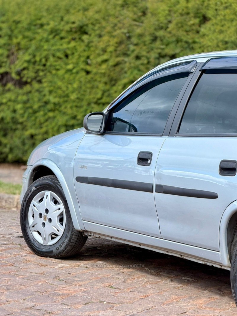 CORSA 1.0 MPFI CLASSIC 8V GASOLINA 4P MANUAL - 2009 - VENâNCIO AIRES