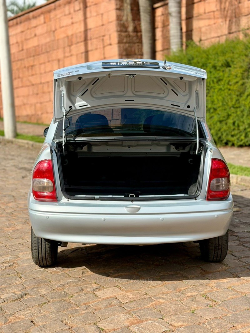 CORSA 1.0 MPFI CLASSIC 8V GASOLINA 4P MANUAL - 2009 - VENâNCIO AIRES