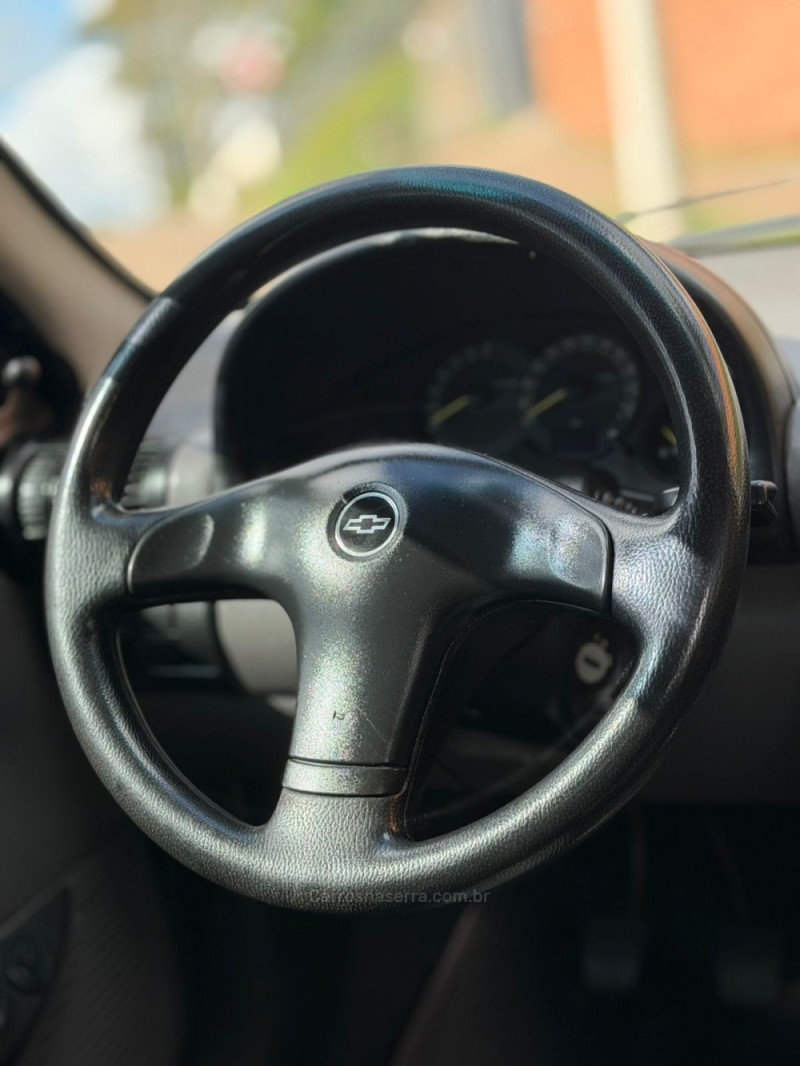 CORSA 1.0 MPFI CLASSIC 8V GASOLINA 4P MANUAL - 2009 - VENâNCIO AIRES