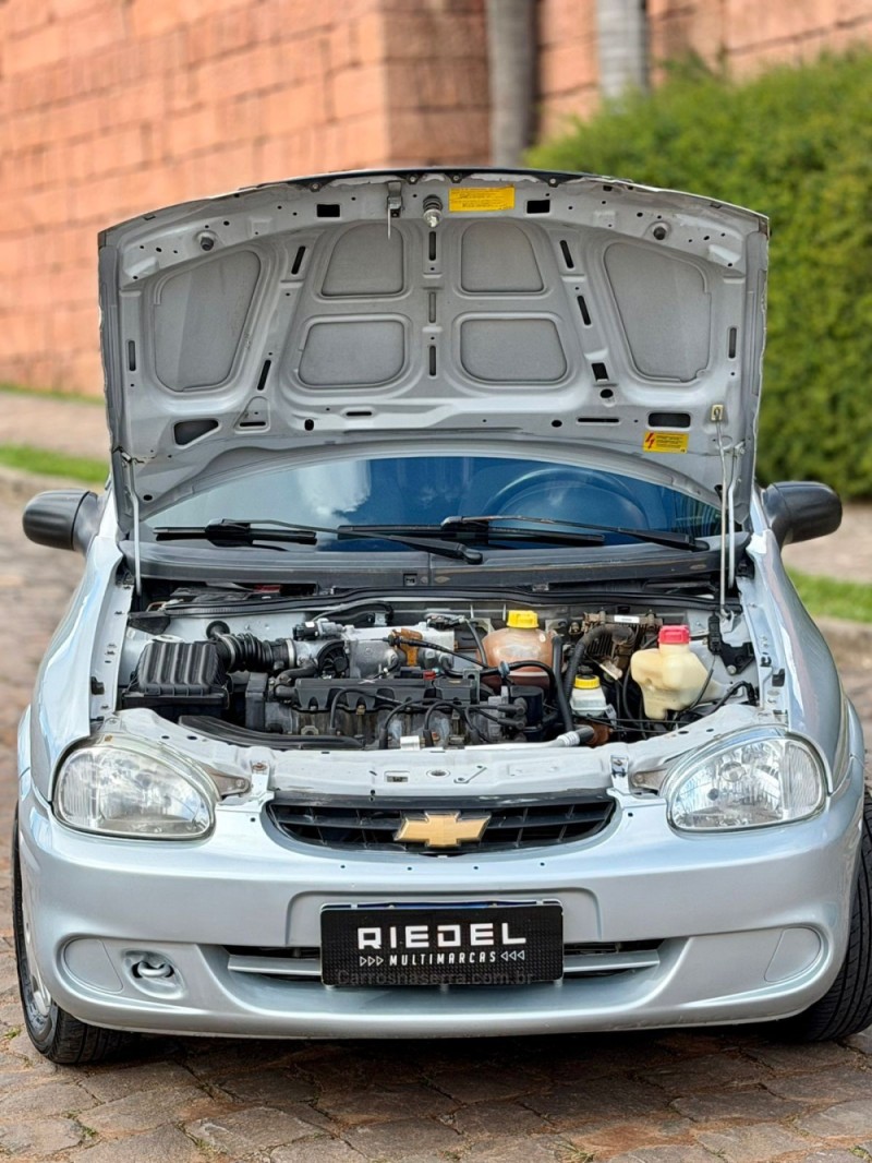 CORSA 1.0 MPFI CLASSIC 8V GASOLINA 4P MANUAL - 2009 - VENâNCIO AIRES