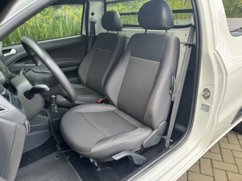 SAVEIRO 1.6 MI TRENDLINE CE 8V FLEX 2P MANUAL - 2022 - FARROUPILHA