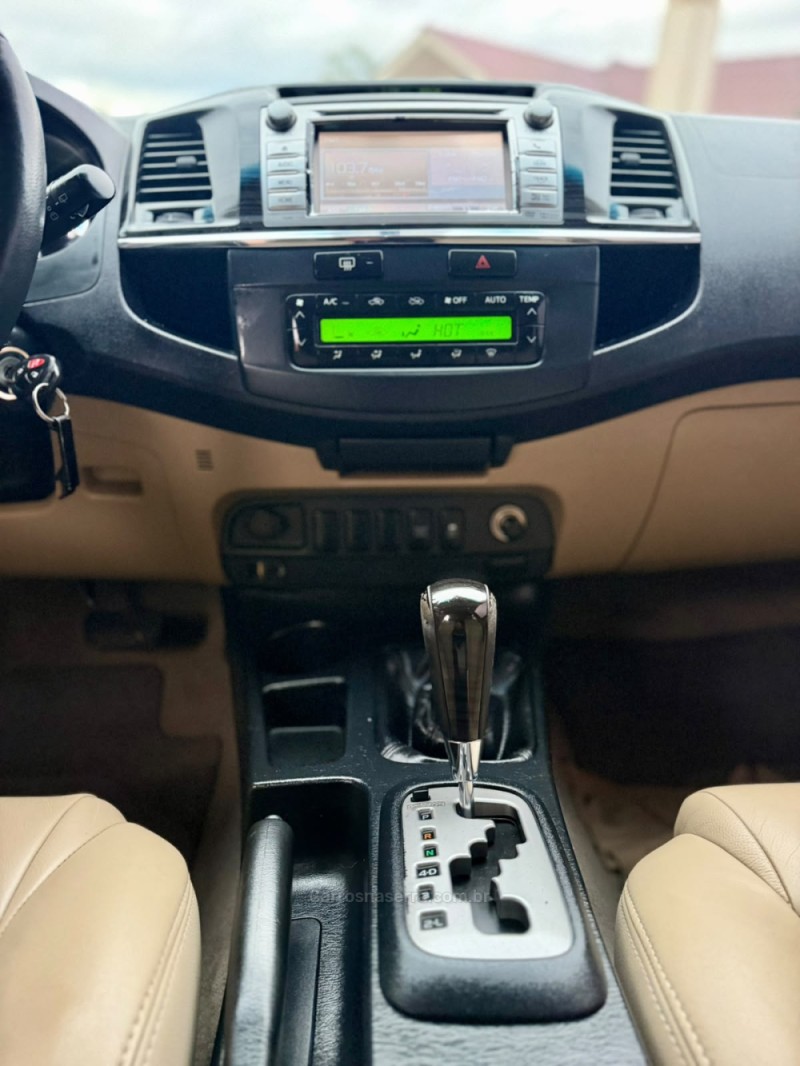 HILUX 3.0 SRV 4X4 CD 16V TURBO INTERCOOLER DIESEL 4P MANUAL - 2014 - VENâNCIO AIRES