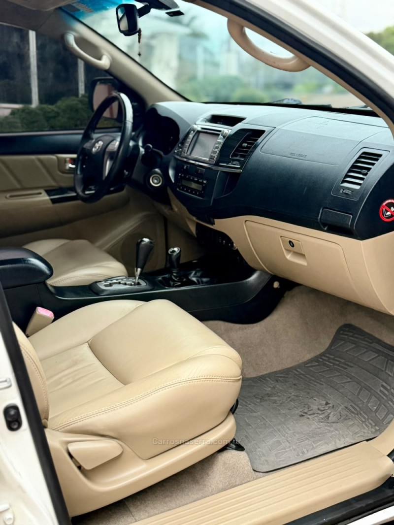 HILUX 3.0 SRV 4X4 CD 16V TURBO INTERCOOLER DIESEL 4P MANUAL - 2014 - VENâNCIO AIRES