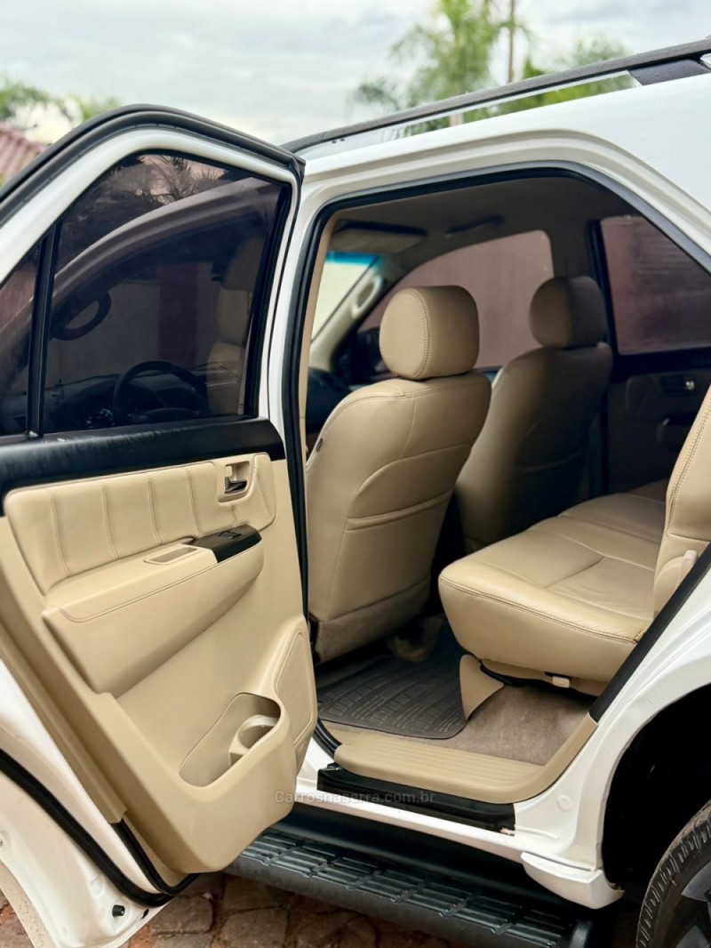 HILUX 3.0 SRV 4X4 CD 16V TURBO INTERCOOLER DIESEL 4P MANUAL - 2014 - VENâNCIO AIRES