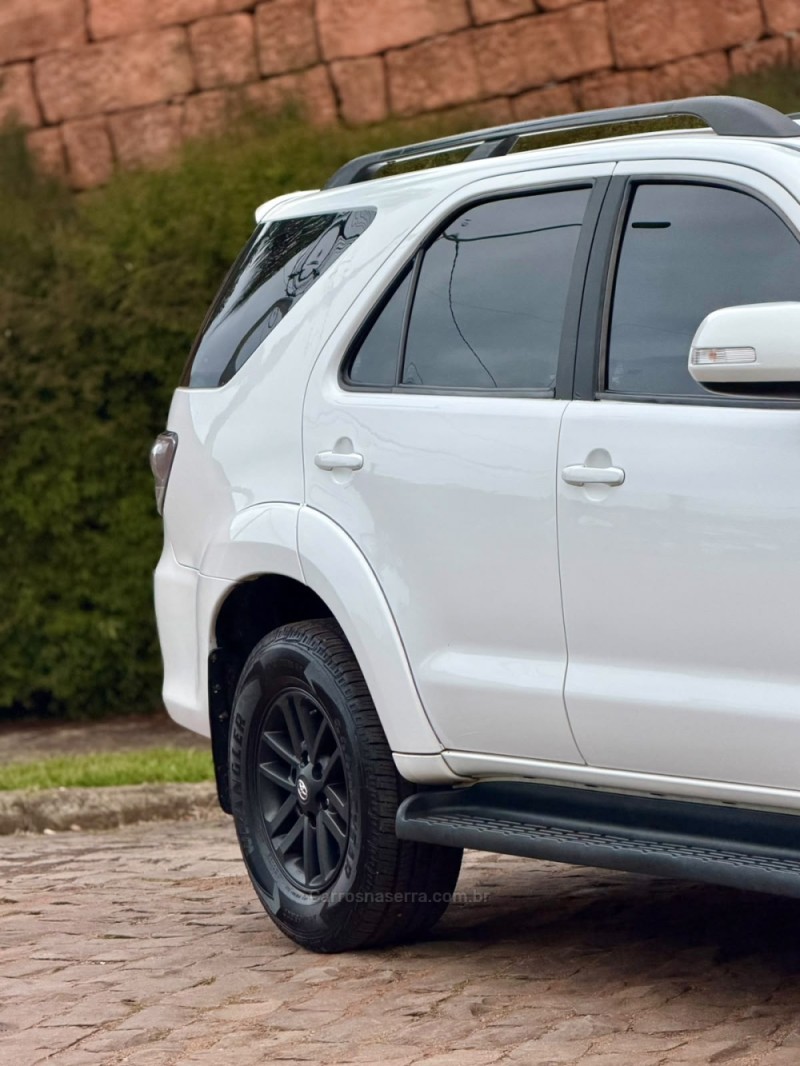 HILUX 3.0 SRV 4X4 CD 16V TURBO INTERCOOLER DIESEL 4P MANUAL - 2014 - VENâNCIO AIRES